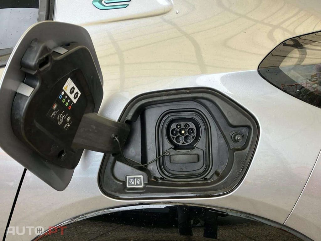 Peugeot E-208 50 kWh GT Line