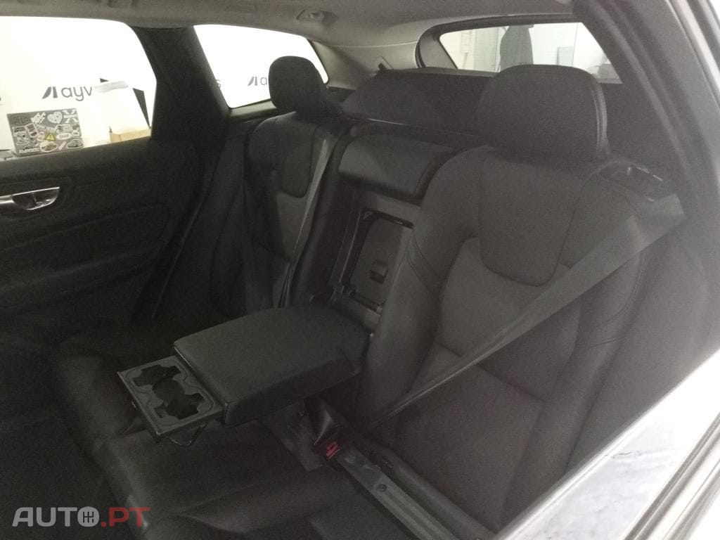 Volvo XC60 2.0 T6 PHEV Plus Dark AWD