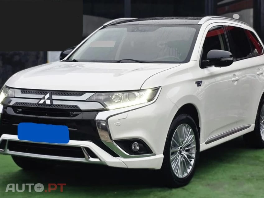 Mitsubishi Outlander 2.4L PHEV TWIN MOTOR 4WD INVITE