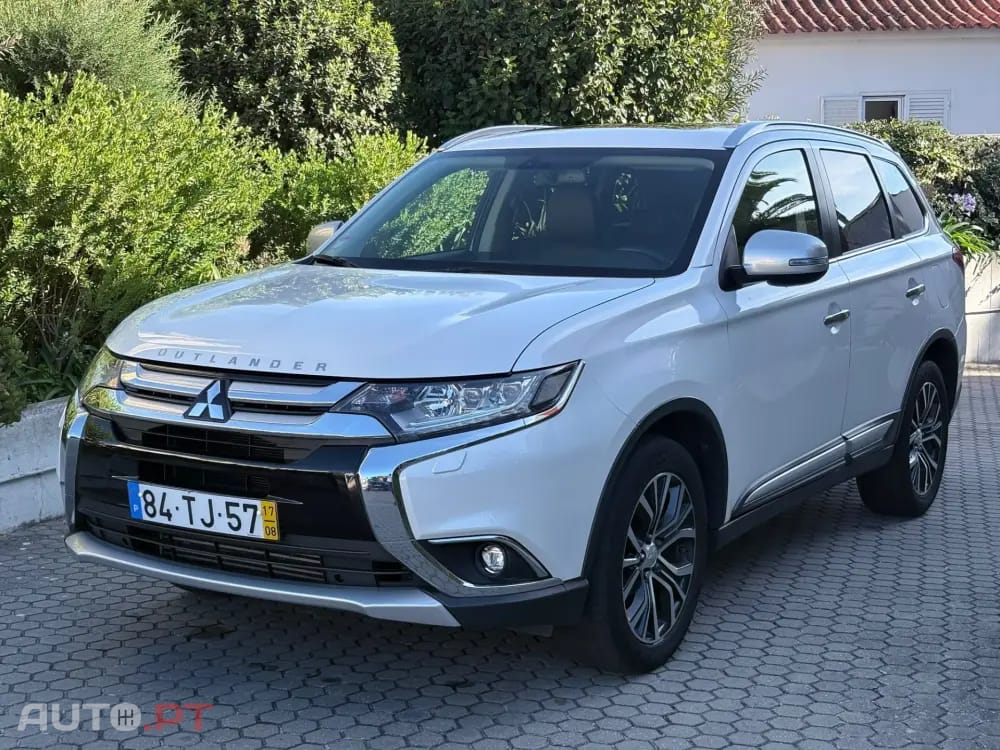 Mitsubishi Outlander 2.2 DI-D Instyle Navi