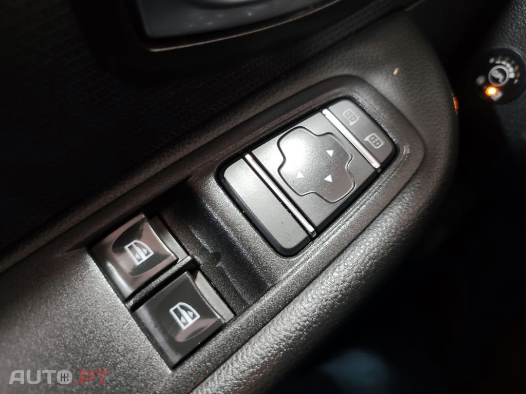 Renault Clio 0.9 TCe Limited Bi-Fuel