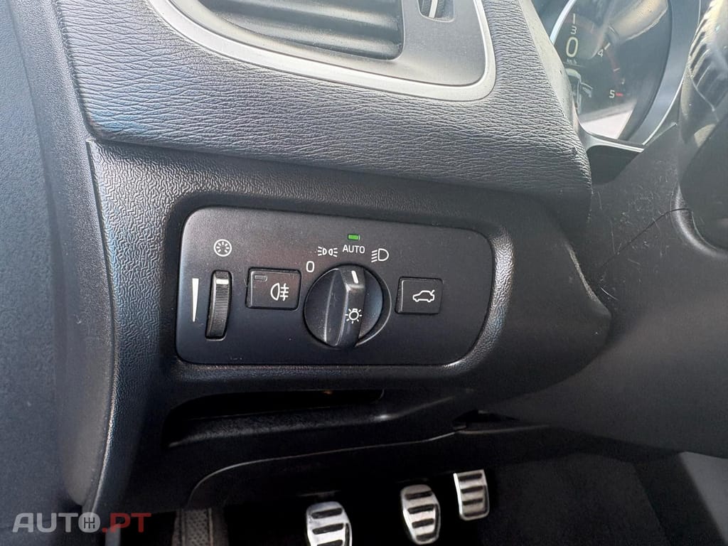 Volvo V40 1.6 D2 R-Design