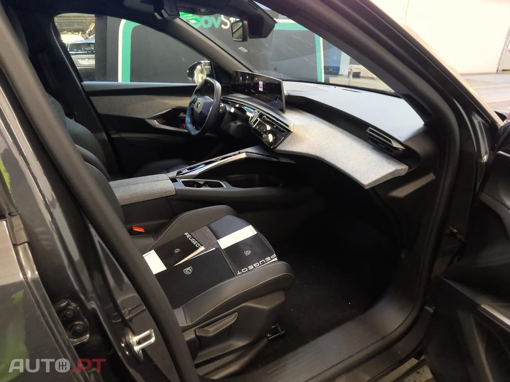 Peugeot 3008 1.2 Hybrid Allure e-DCS6