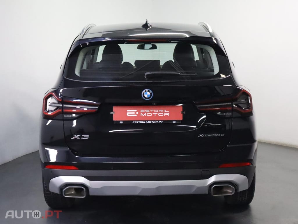 BMW X3 xDrive30e Auto — fotografia 4