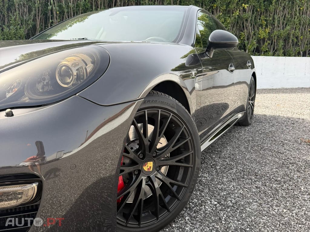 Porsche Panamera Turbo PDK