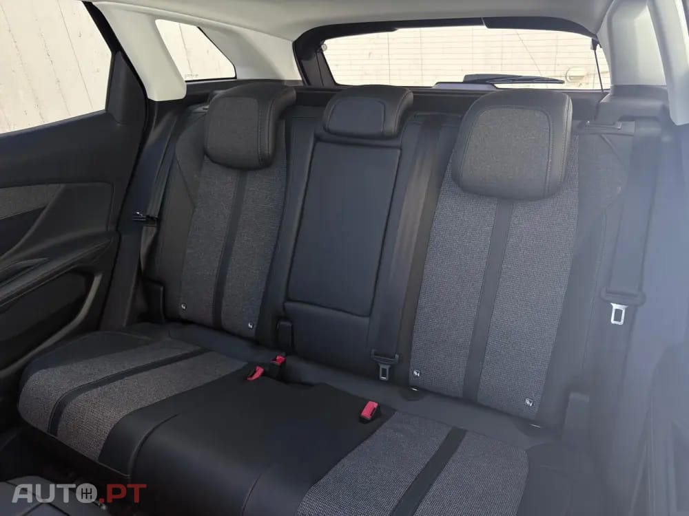 Peugeot 3008 1.2 PureTech Allure EAT8