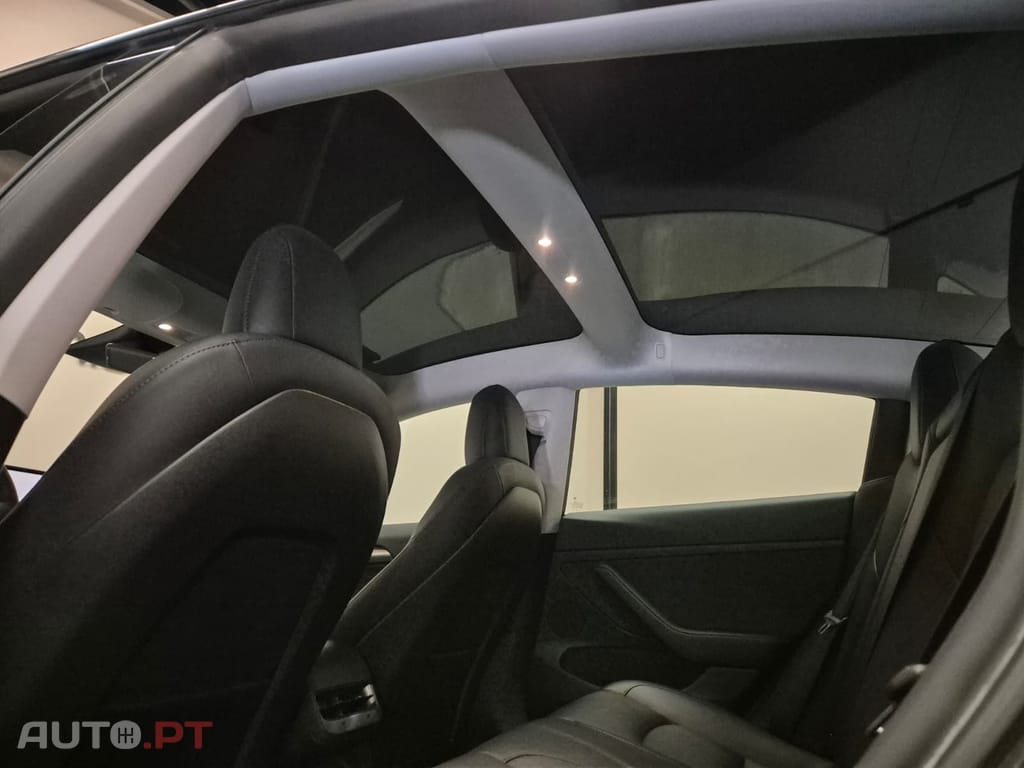 Tesla Model 3 BEV RWD — fotografia 18