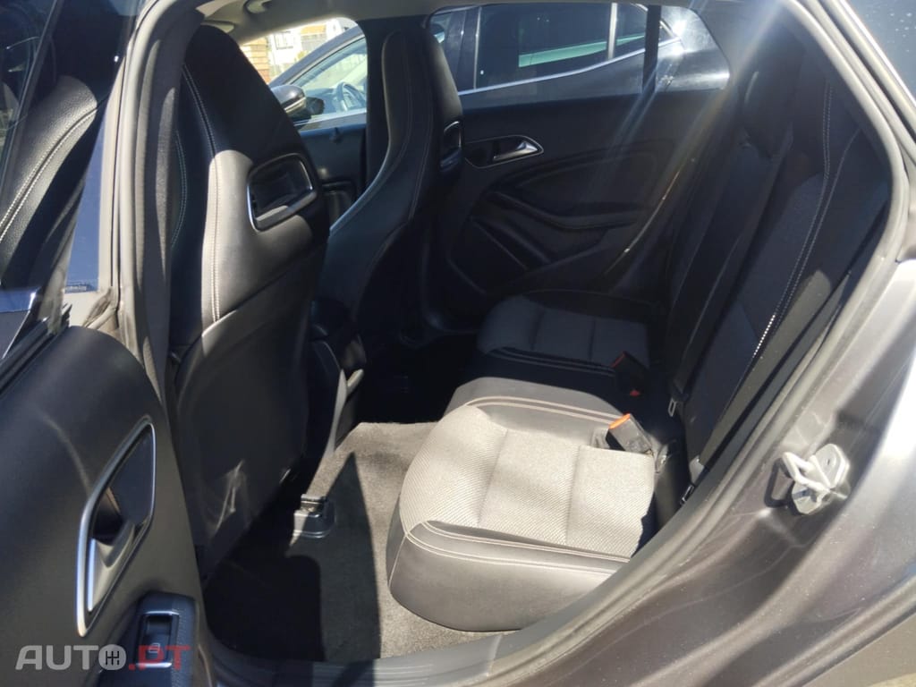 Mercedes-Benz CLA 200 200d