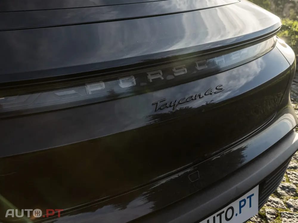 Porsche Taycan 4S