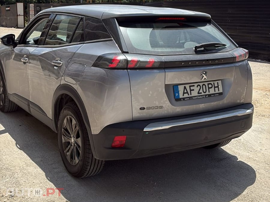 Peugeot E-2008 50 kWh Active Pack