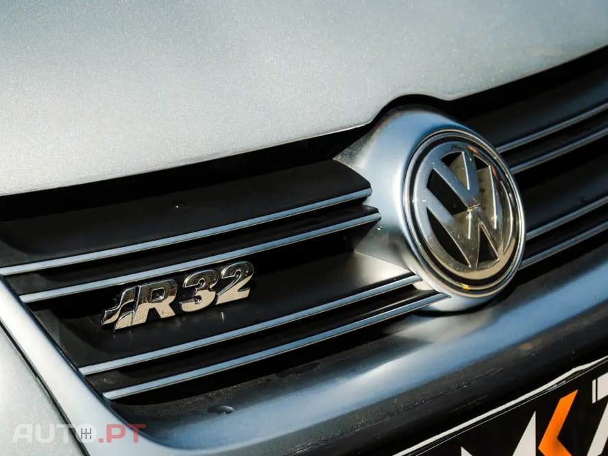 Volkswagen Golf 3.2 R32 4Motion DSG