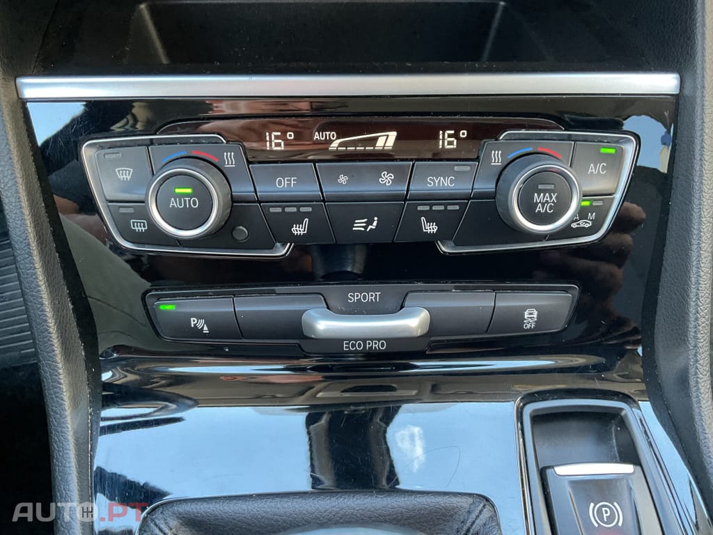 BMW 216 i 7L