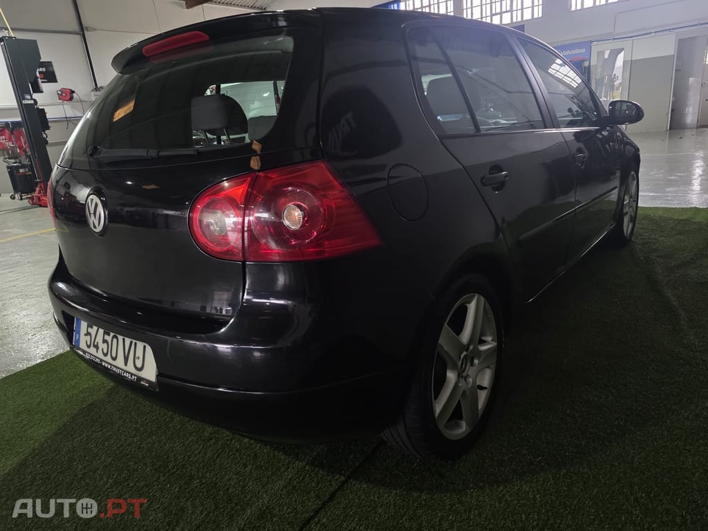 Volkswagen Golf 2.0 TDi Confortline