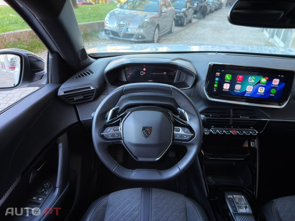 Peugeot 2008 1.2 Hybrid Allure e-DCS6