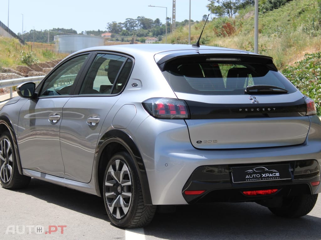 Peugeot E-208 50 kWh Allure