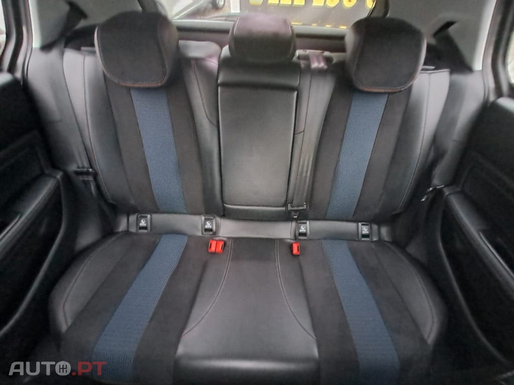 Peugeot 308 1.2 PureTech Allure J17