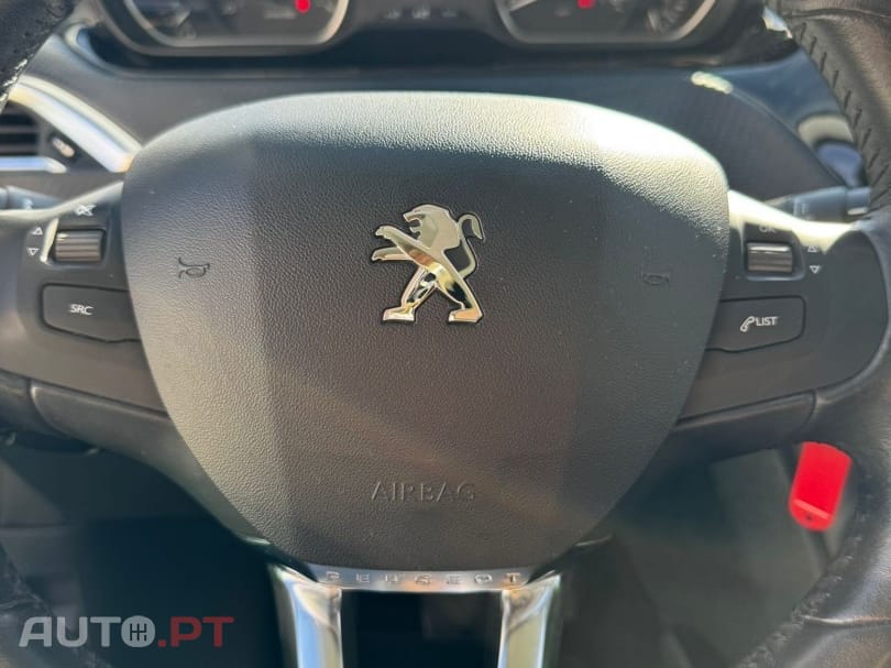 Peugeot 2008 1.2 PureTech Style