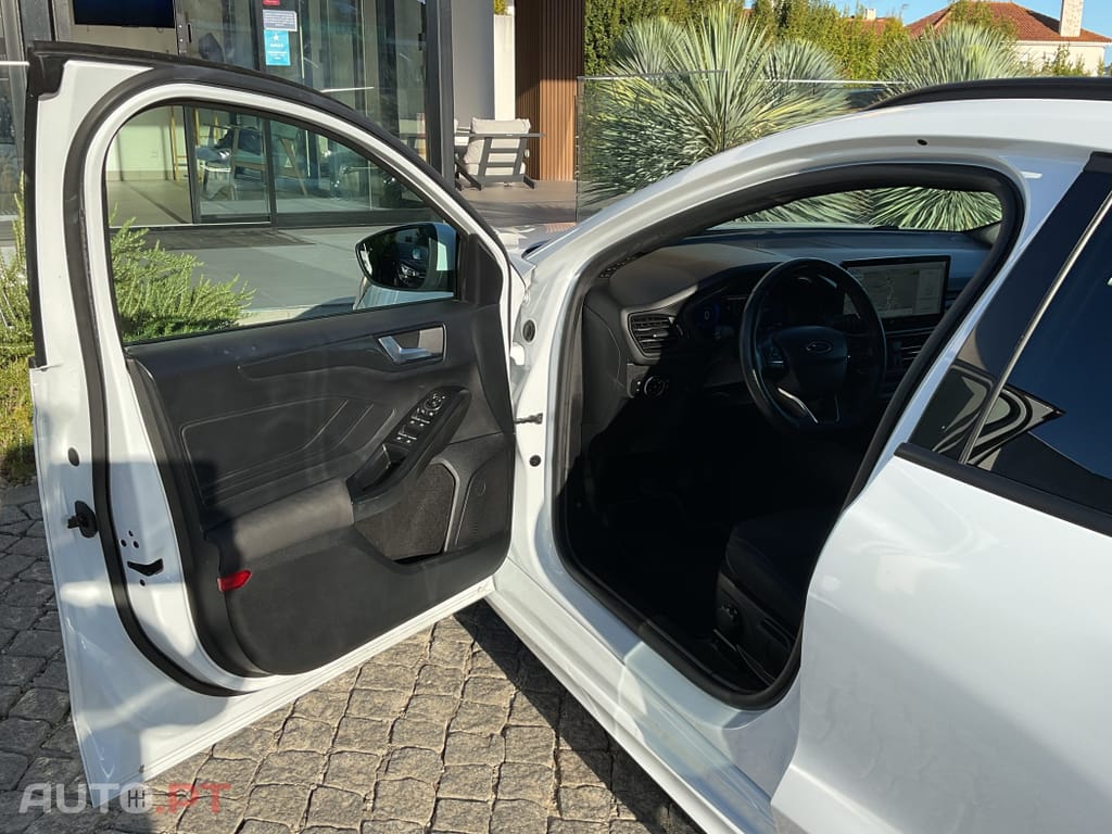 Ford Focus SW 1.0 EcoBoost MHEV ST-Line