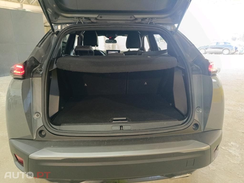 Peugeot 2008 1.2 PureTech Allure EAT8