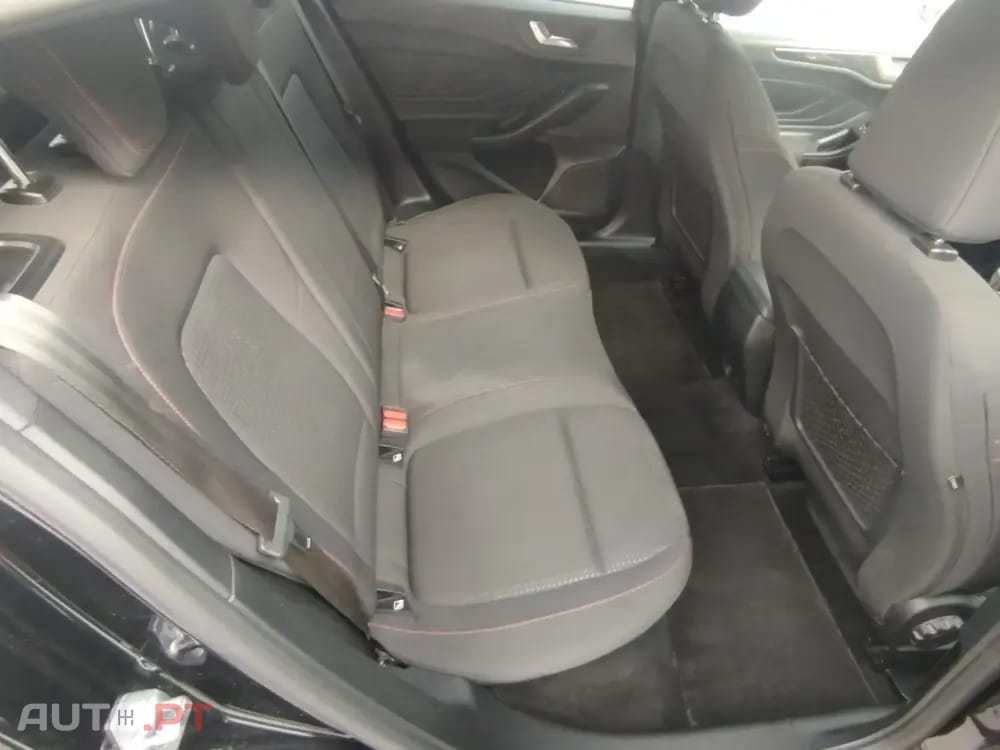 Ford Focus 1.0 EcoBoost MHEV ST-Line