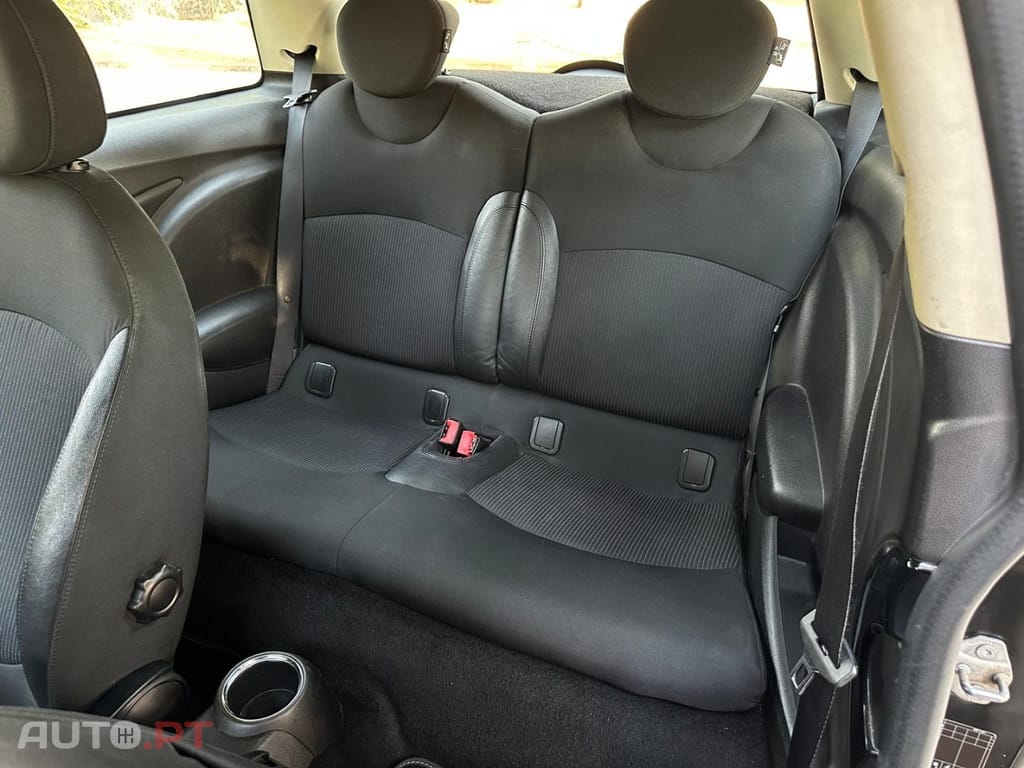 MINI Cooper Cooper D