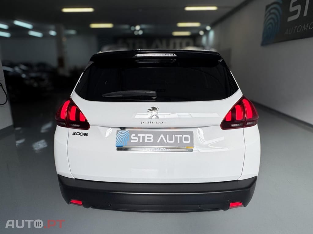 Peugeot 2008 1.2 PureTech Signature
