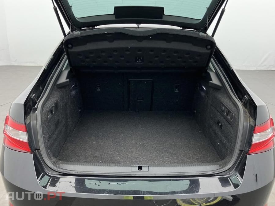 Skoda Superb 1.4 TSI iV DSG