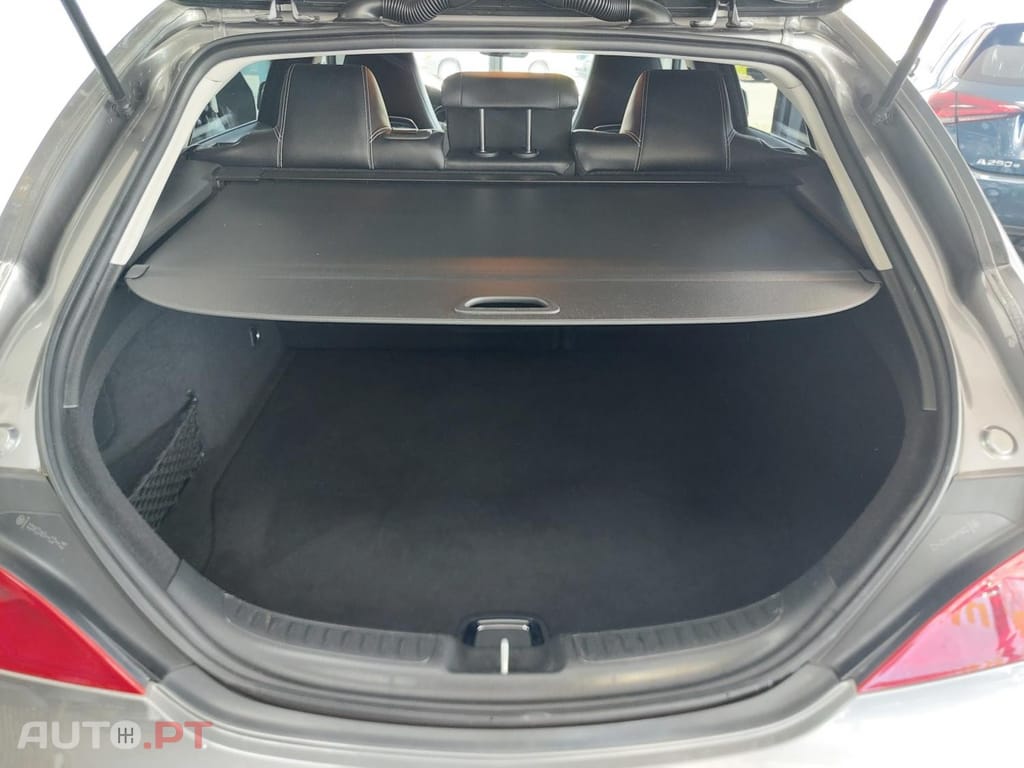 Mercedes-Benz CLA 180 d Shooting Brake