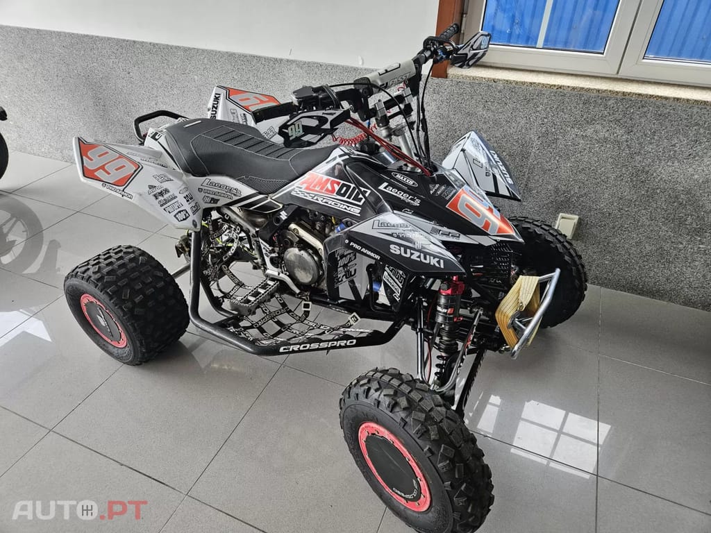 Suzuki LT-R S