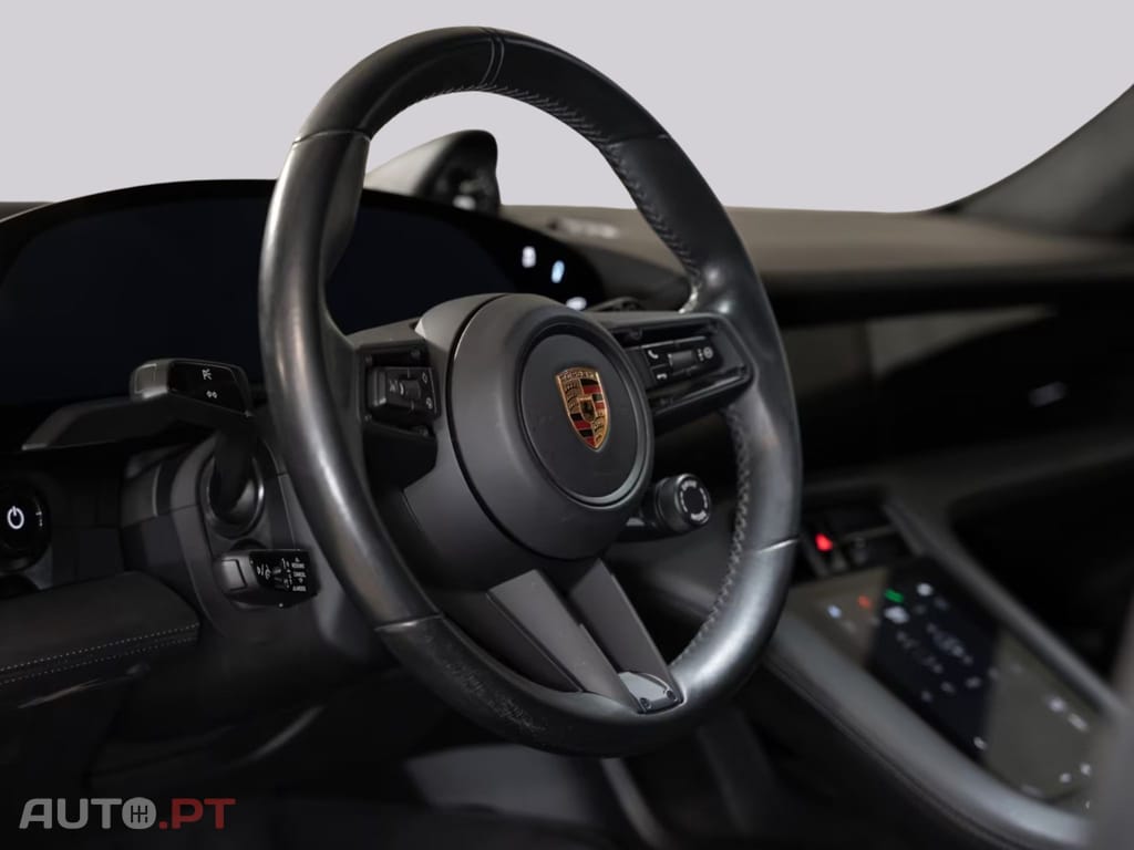 Porsche Taycan GTS I.V.A DEDUTIVEL 