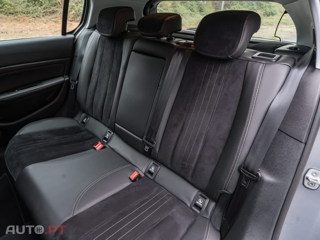 Peugeot 308 1.2 PureTech Allure J17