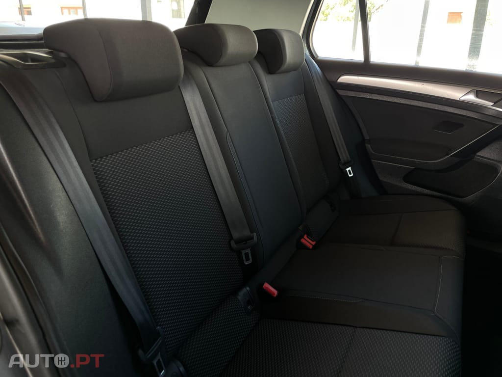 Volkswagen Golf 1.6 TDI Confortline