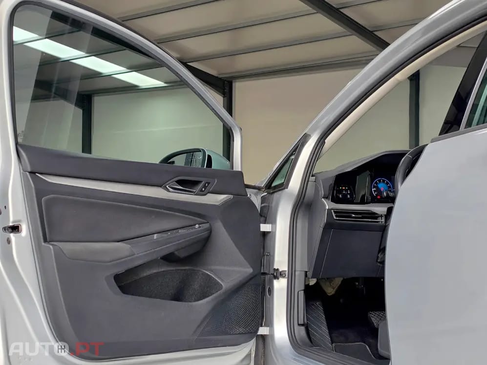 Volkswagen Golf Variant 1.0 eTSI OPF DSG Life