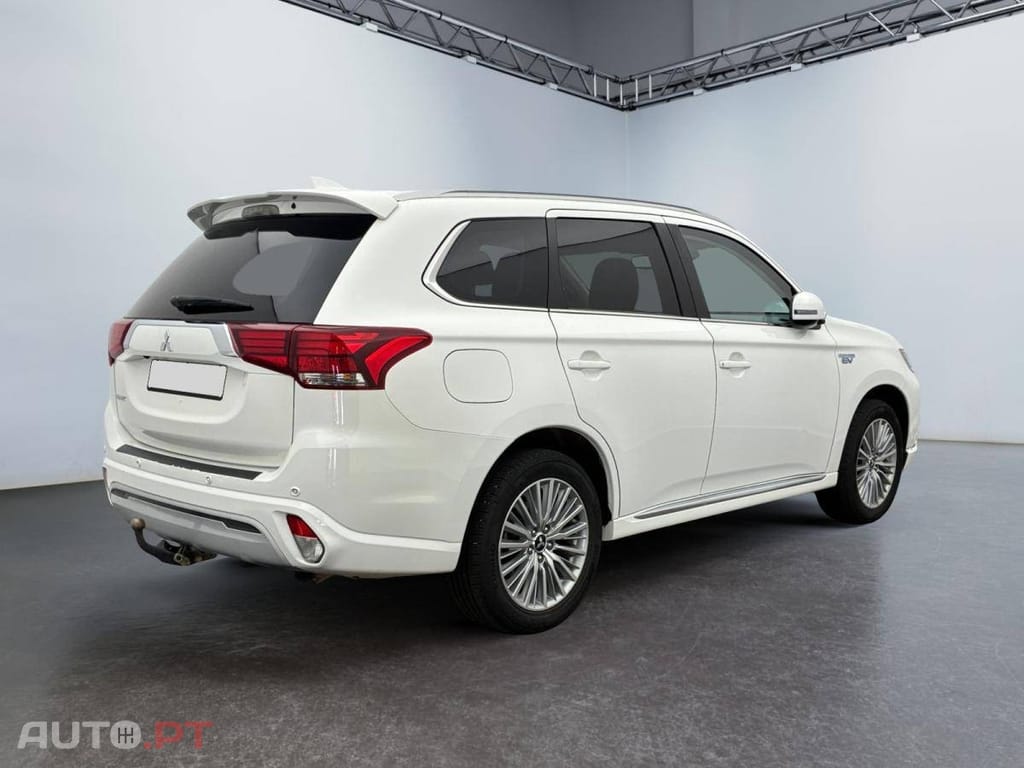 Mitsubishi Outlander 2.4 PHEV Twin Motor Business 4WD