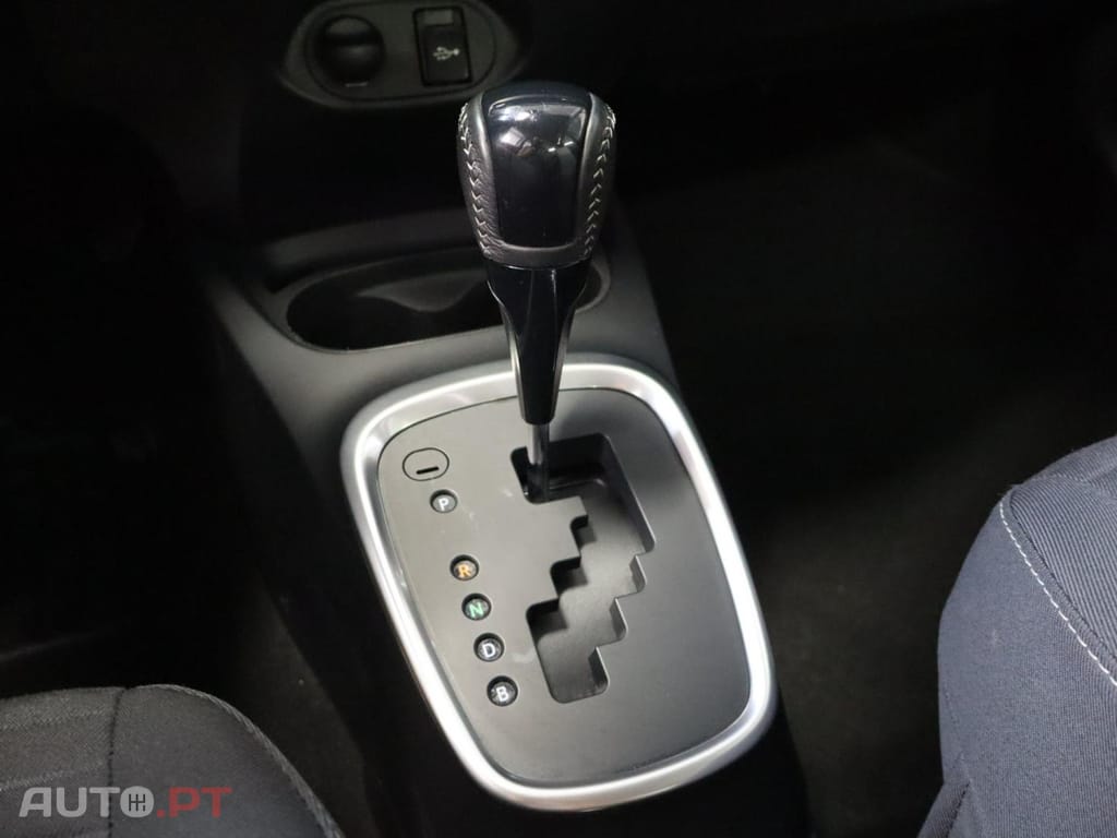 Toyota Yaris 1.5 Híbrido Comfort