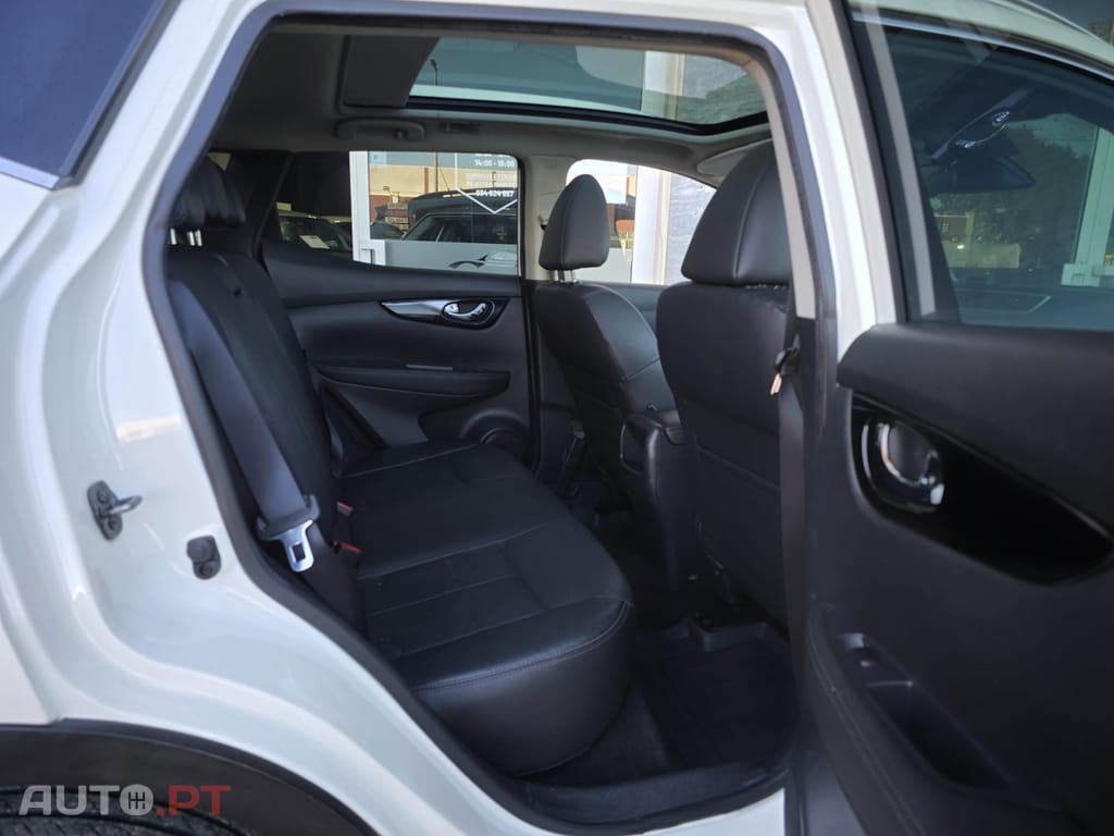 Nissan Qashqai 1.5 dCi N-Connecta 18