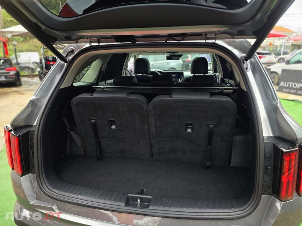 Kia Sorento 1.6 T-GDI HEV Concept