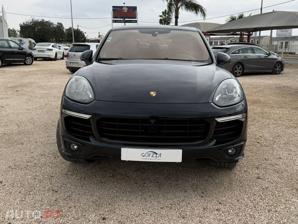 Porsche Cayenne Cayenne S 3.0 V6 E- Hybrid