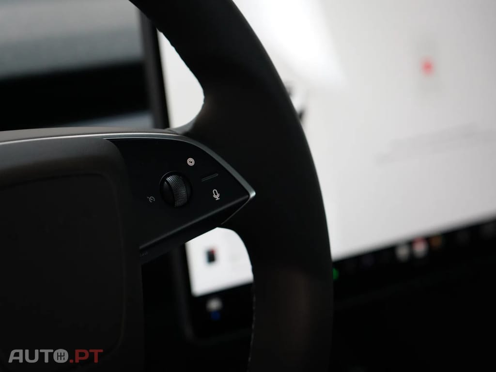 Tesla Model 3 Tração Traseira