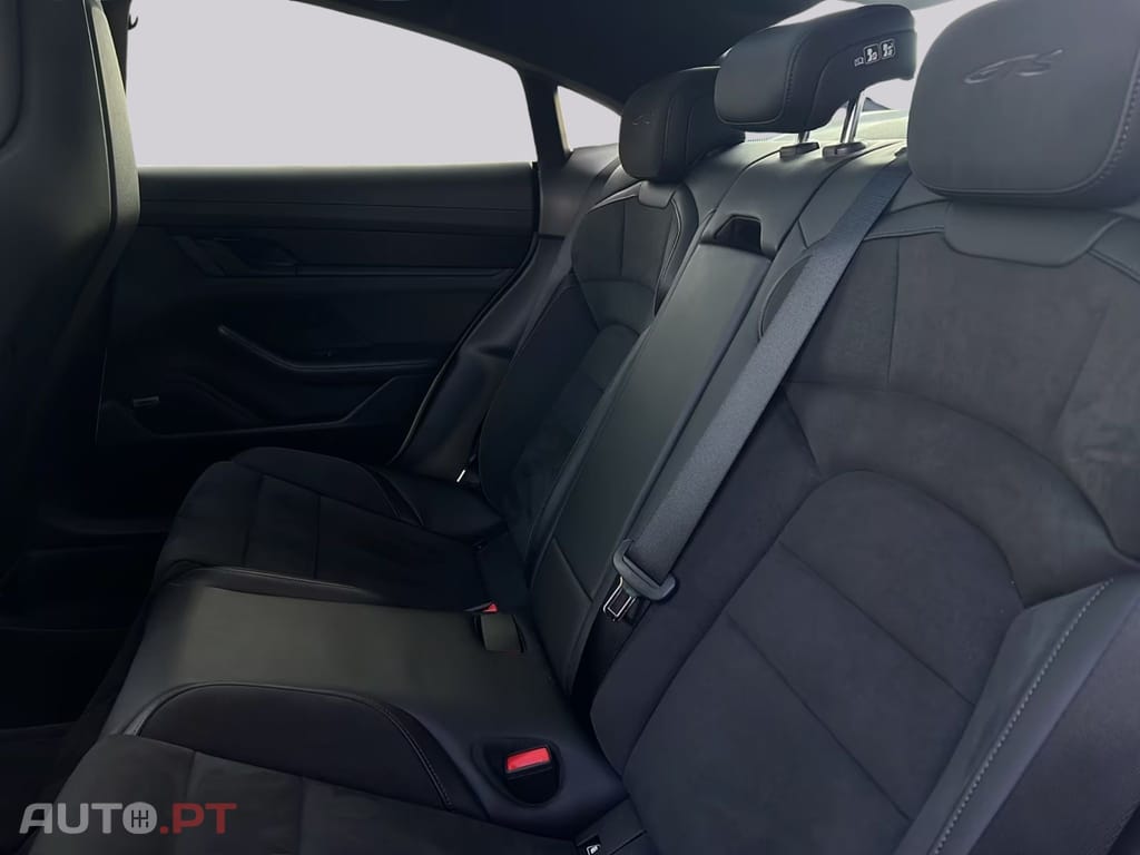 Porsche Taycan GTS I.V.A DEDUTIVEL 