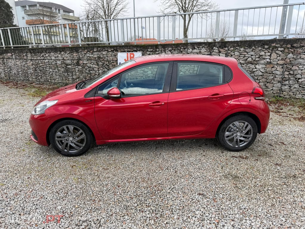 Peugeot 208 1.2 PureTech Signature