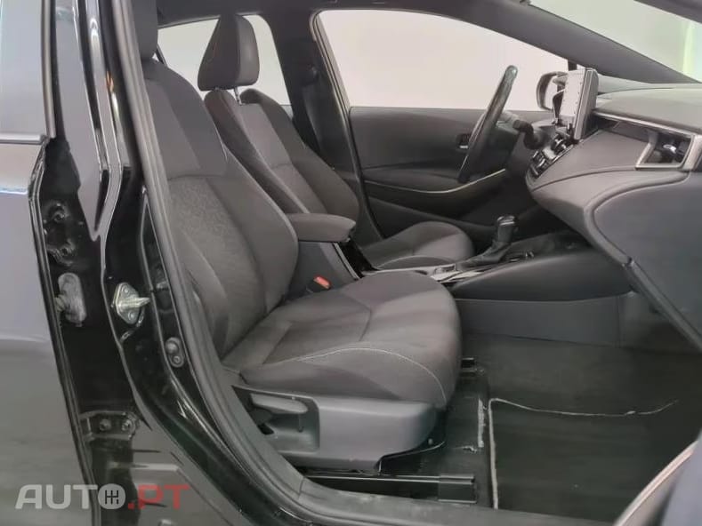 Toyota Corolla 1.8 Hybrid Dynamic