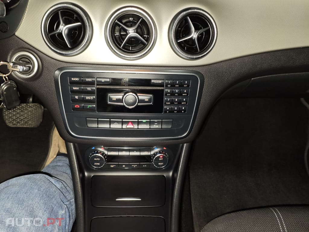 Mercedes-Benz CLA 220 CDi 7G-DCT Urban Line