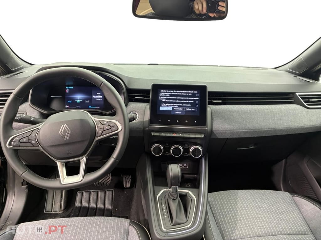 Renault Clio E-Tech full hybrid Techno