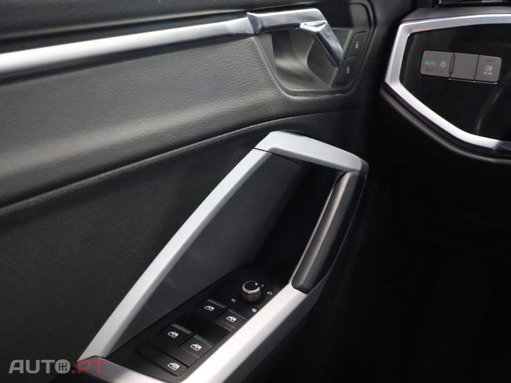 Audi Q3 45 TFSIe S tronic