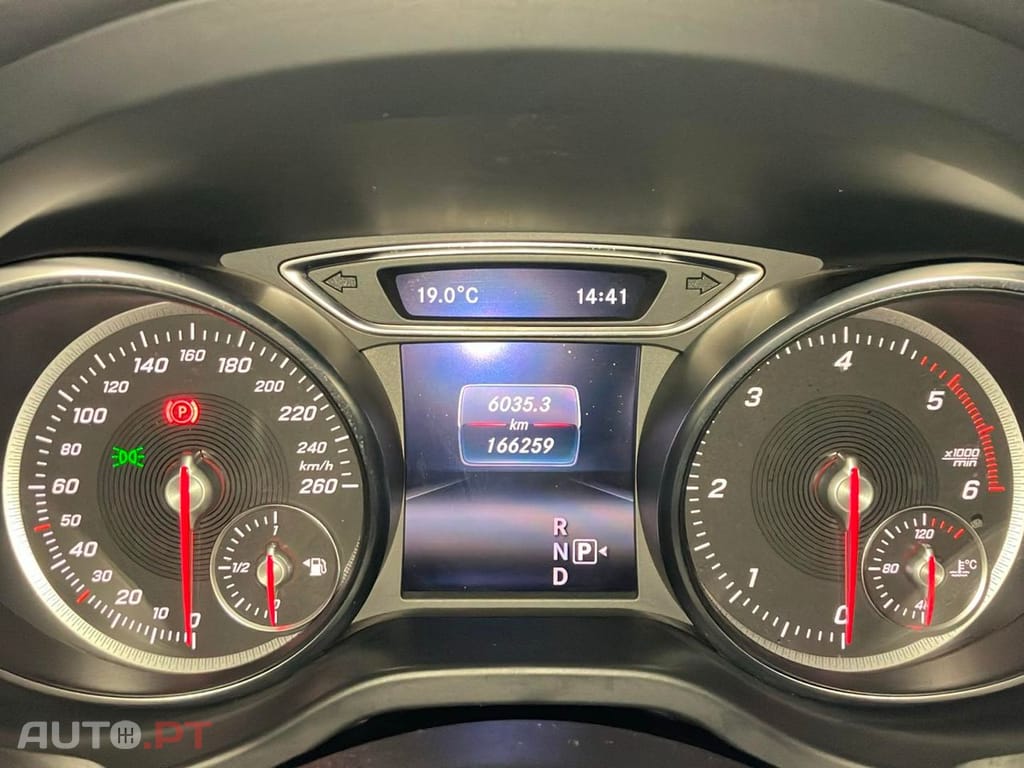 Mercedes-Benz CLA 220 D AMG Line Aut