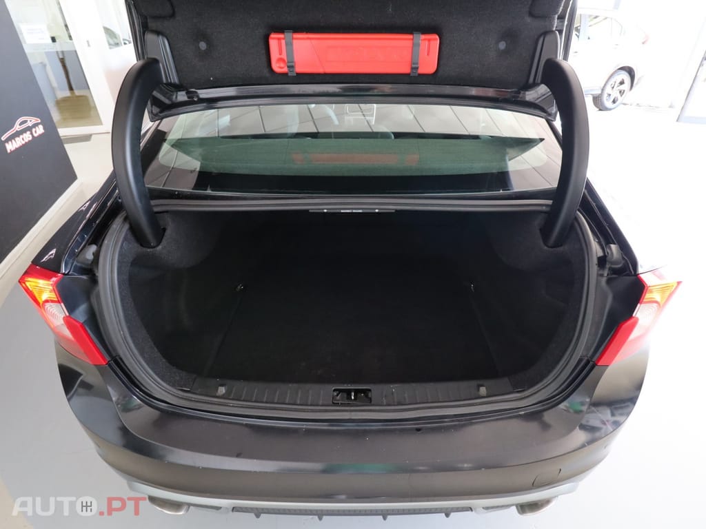 Volvo S60 2.0 D4 R-Design S/S Geartronic