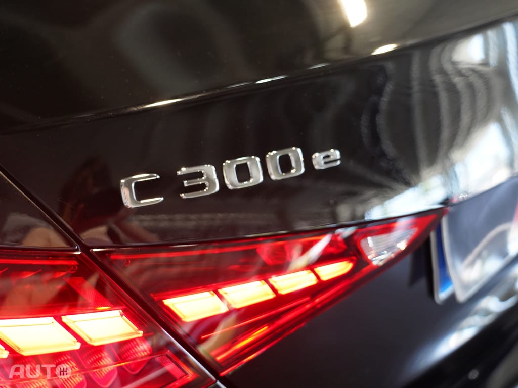 Mercedes-Benz C 300 e AMG Line