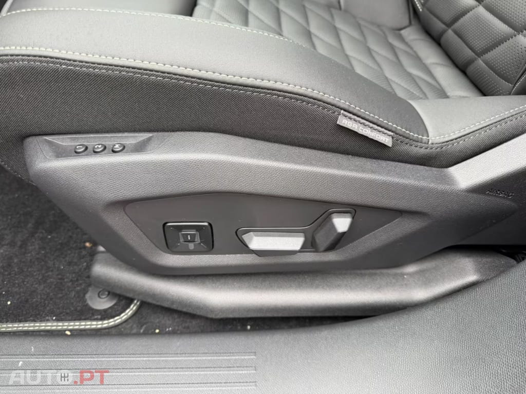 Peugeot E-5008 Long Range AWD I.V.A DEDUTIVEL 
