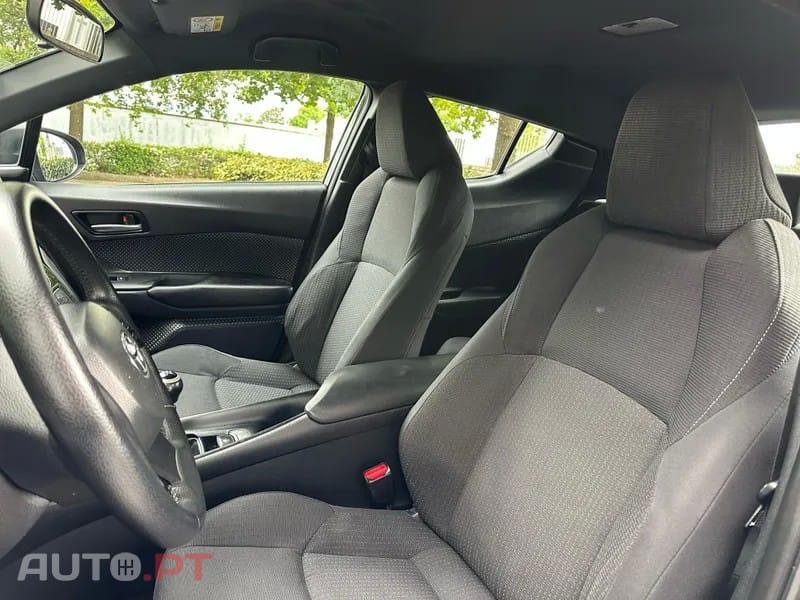 Toyota C-HR 1.2T Comfort